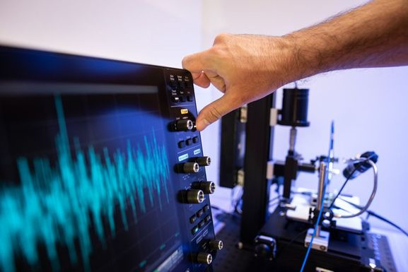 Oscilloscope Security in Chip